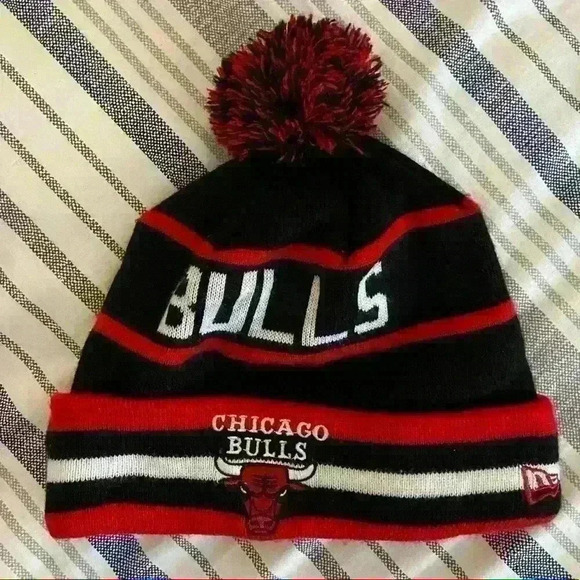 Bulls Beanie - Picture 1 of 3